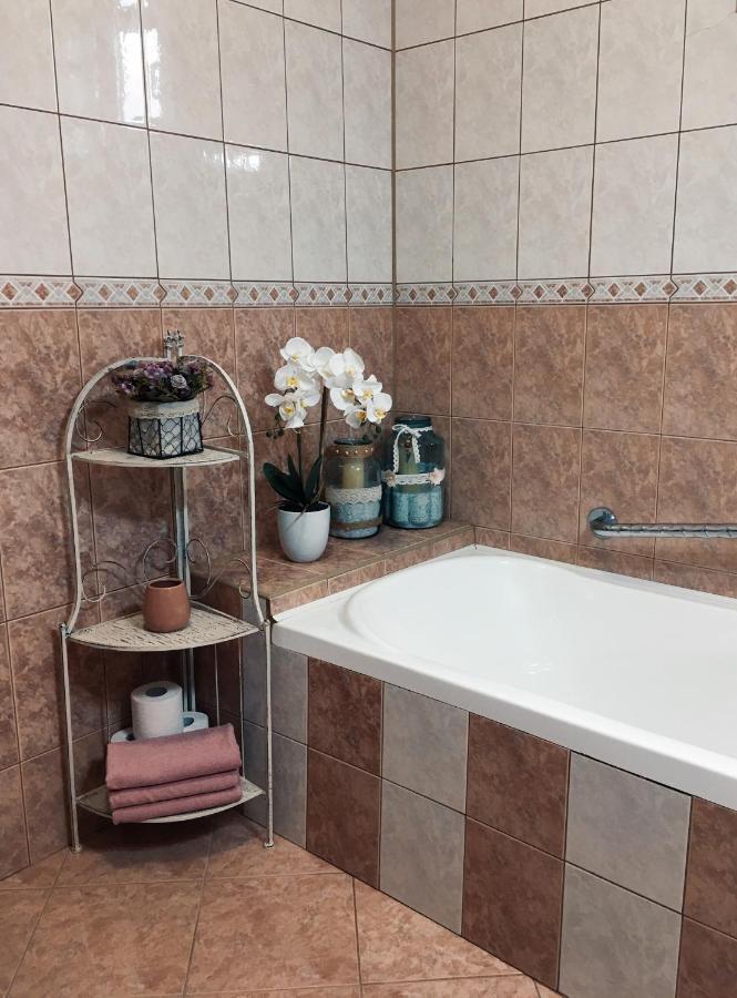 Kara Apartman Odorheiu Secuiesc Esterno foto